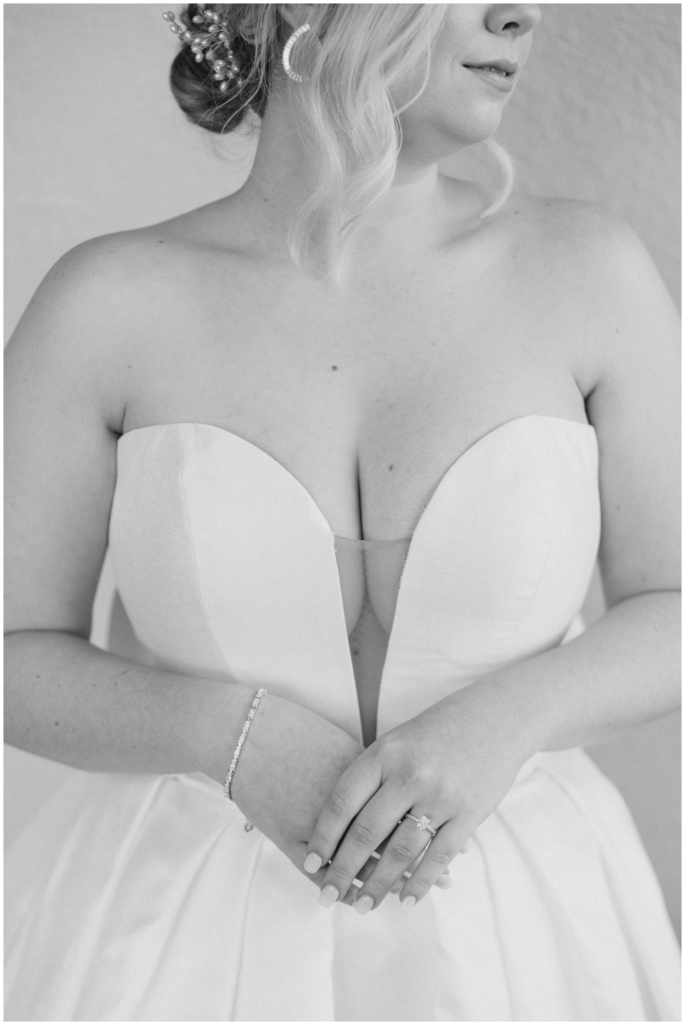 A black and white bridal portrait at Kendall Point