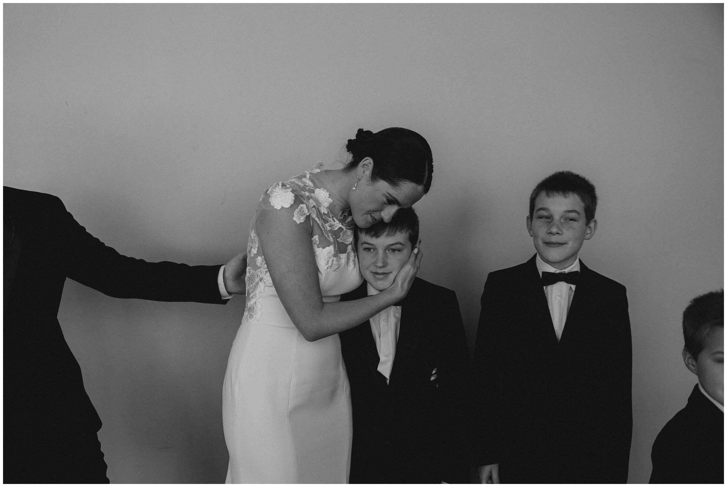 Bride shares a first look with her brother and nephews