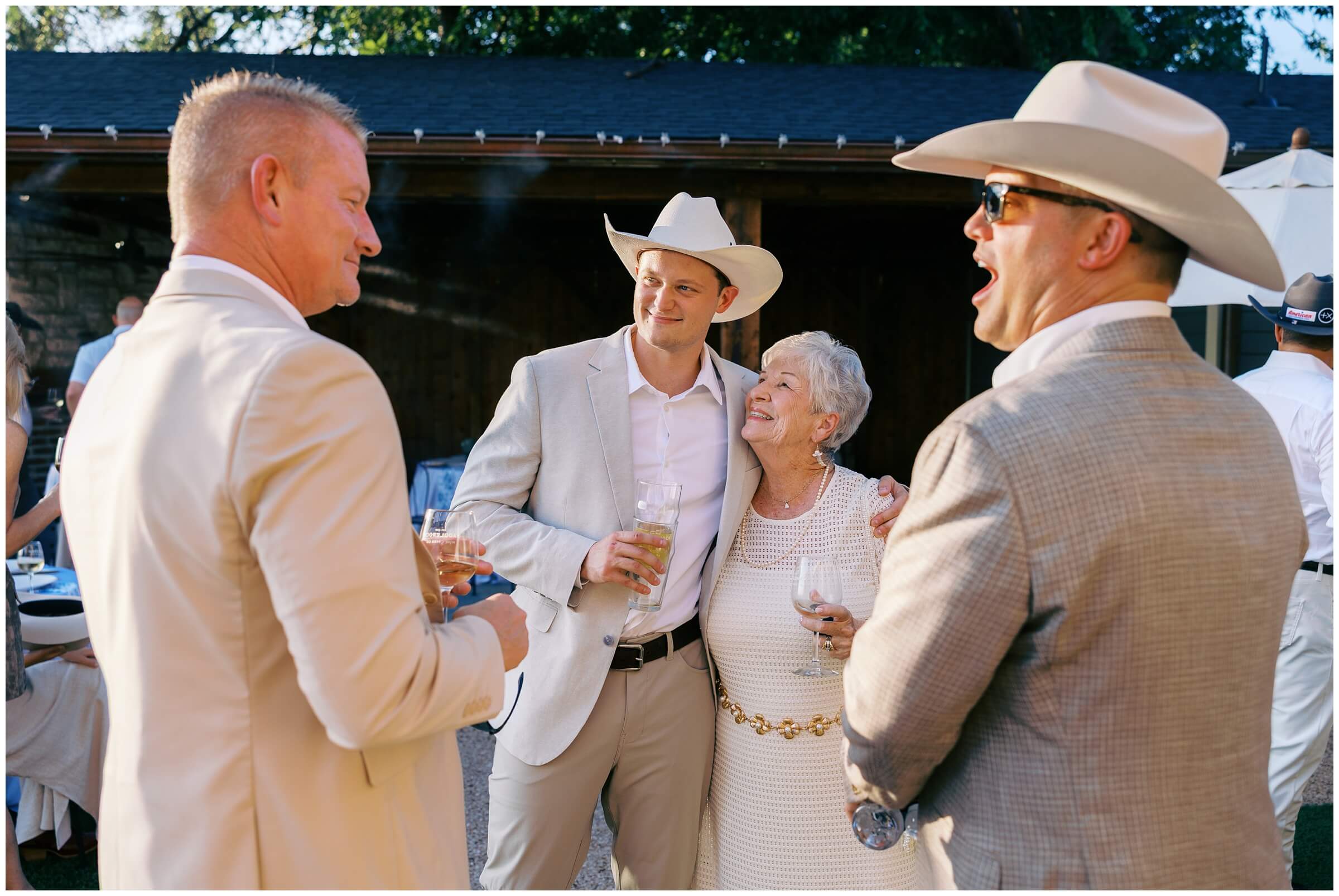 DFW Wedding Photographer | Destination Wedding Photographer | Guests smile