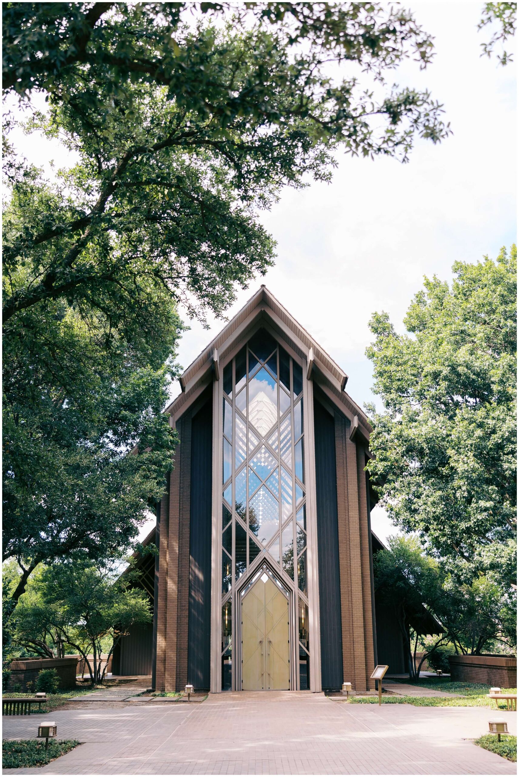 Wedding Ceremony at Marty Leonard Chapel in Fort Worth | Dallas Wedding Photographer