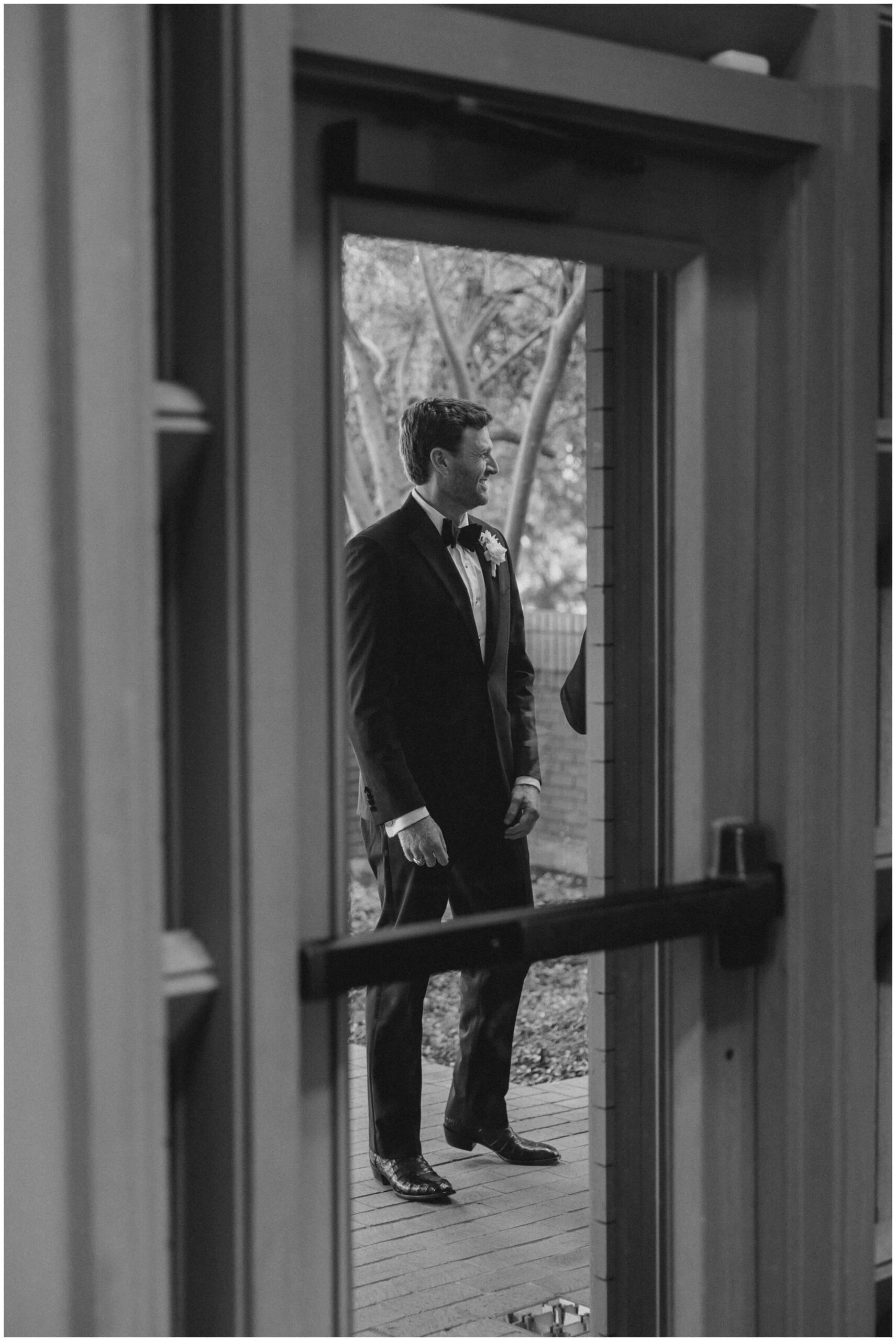 Wedding Ceremony at Marty Leonard Chapel in Fort Worth | Dallas Wedding Photographer