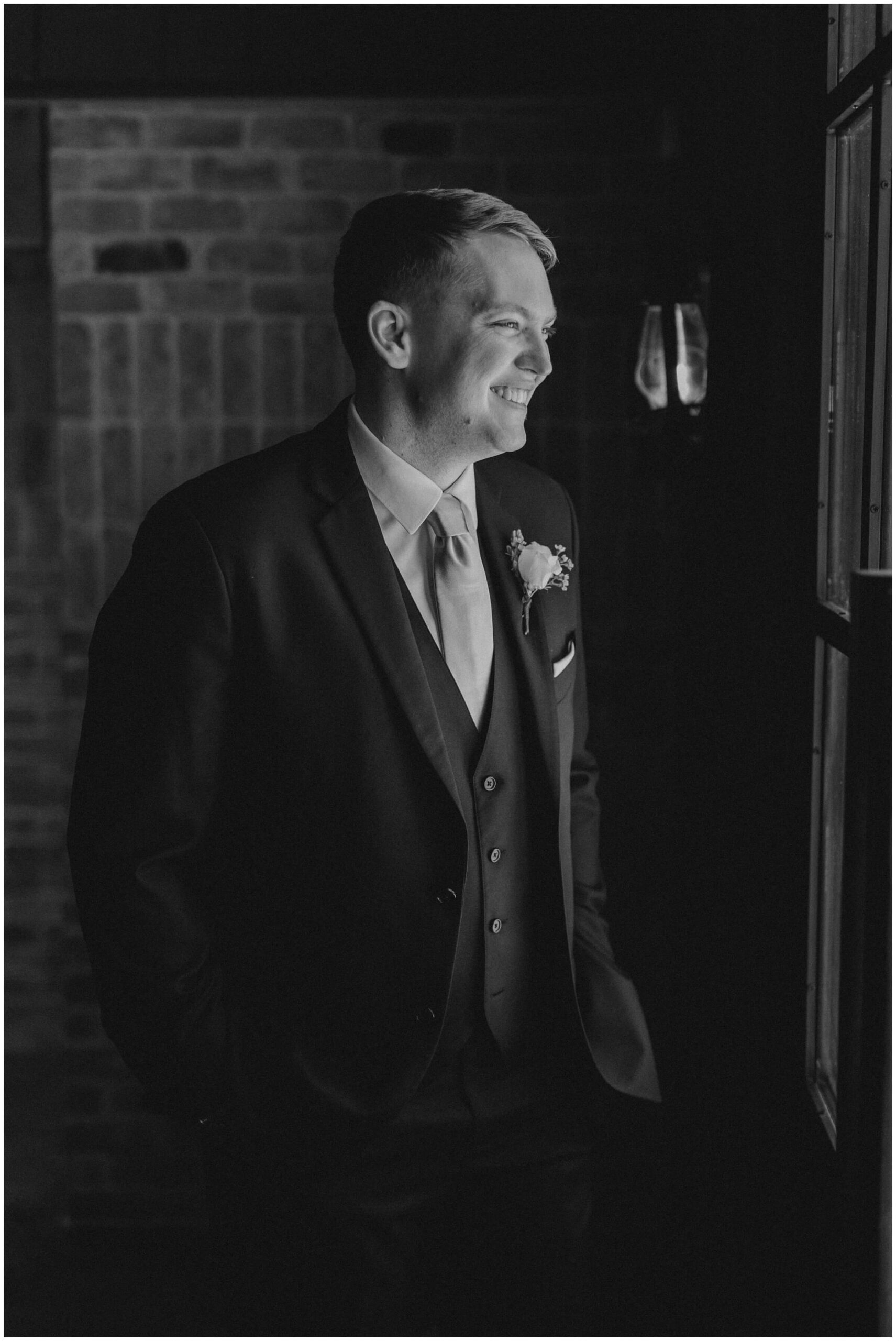 Portraits at the blue Magnolia | Destination wedding photographer