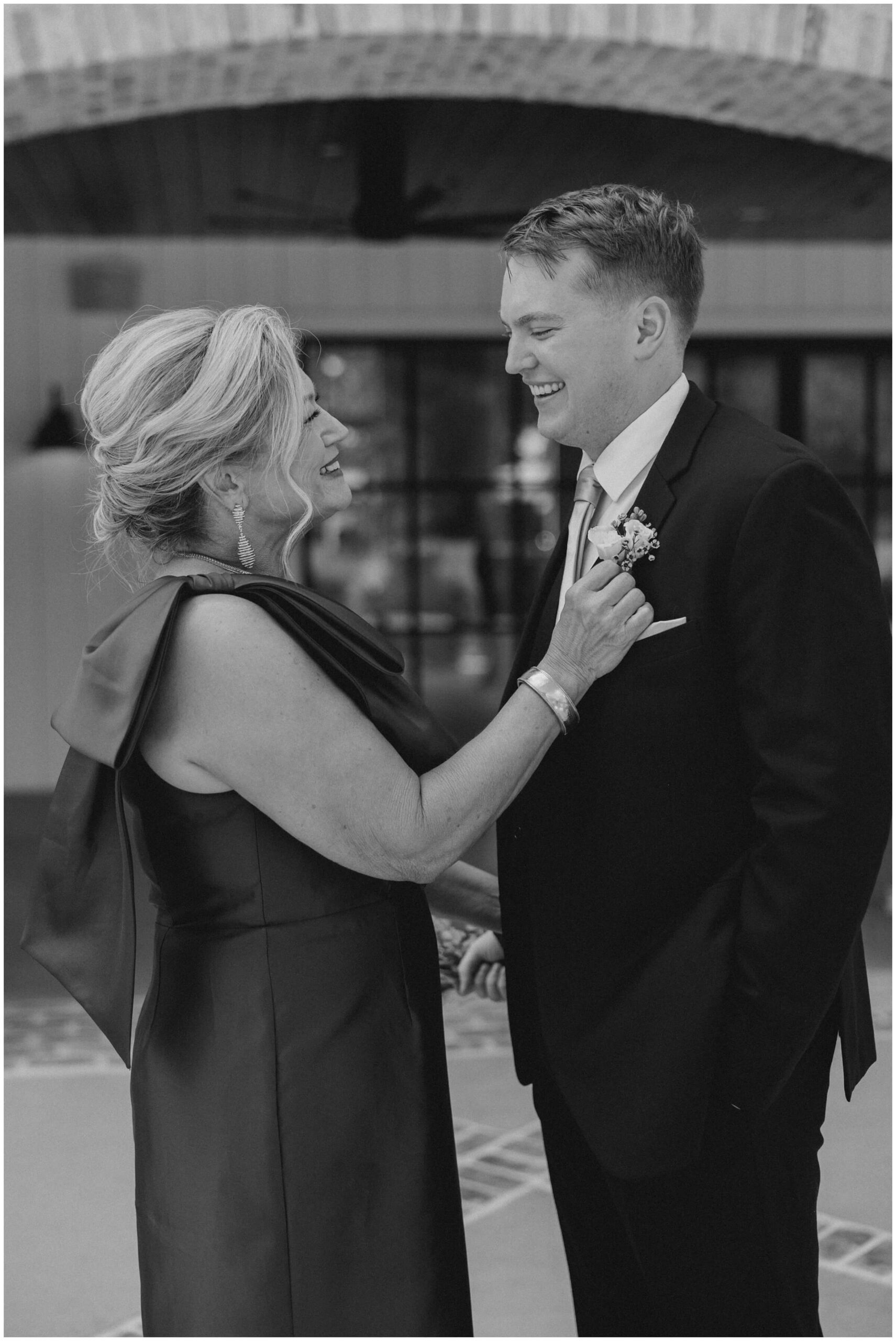 Portraits at the blue Magnolia | Destination wedding photographer