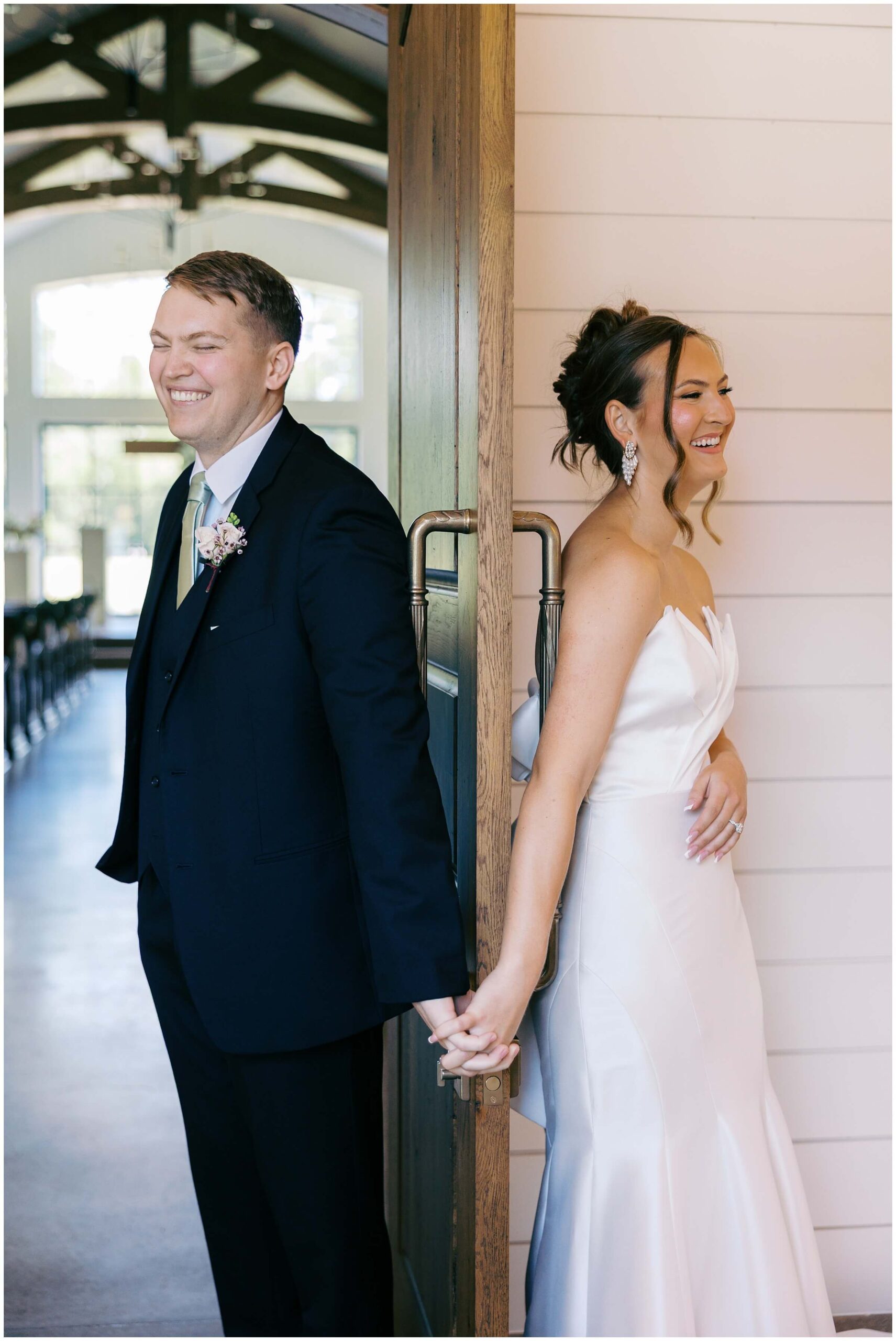First Touch at the blue Magnolia | Destination wedding photographer