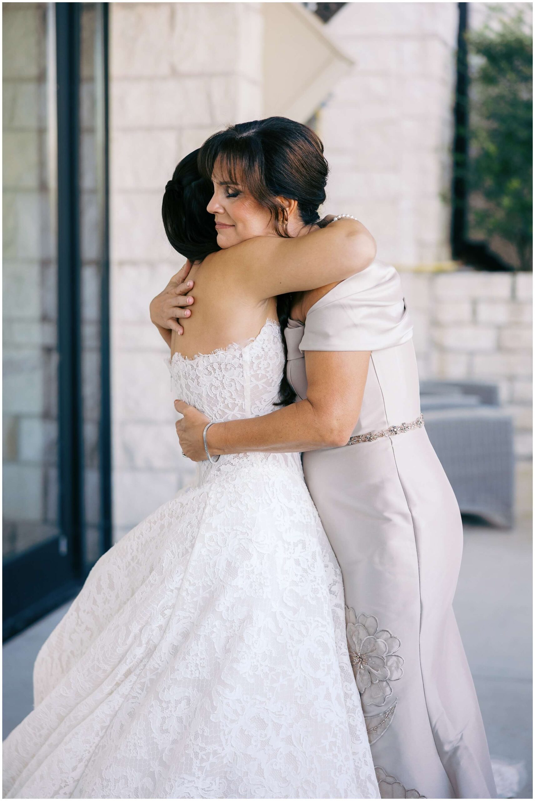 Girls getting ready on the bride's wedding day at the Omni Barton Creek