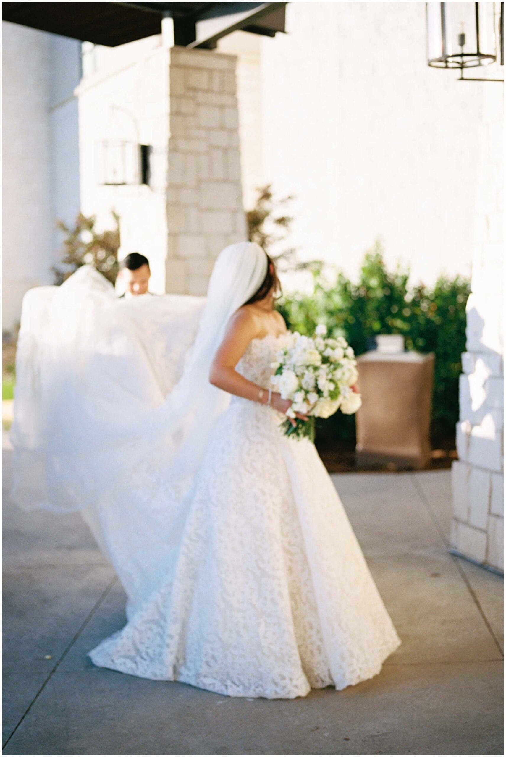 The bride and groom portraits at the omni barton creek