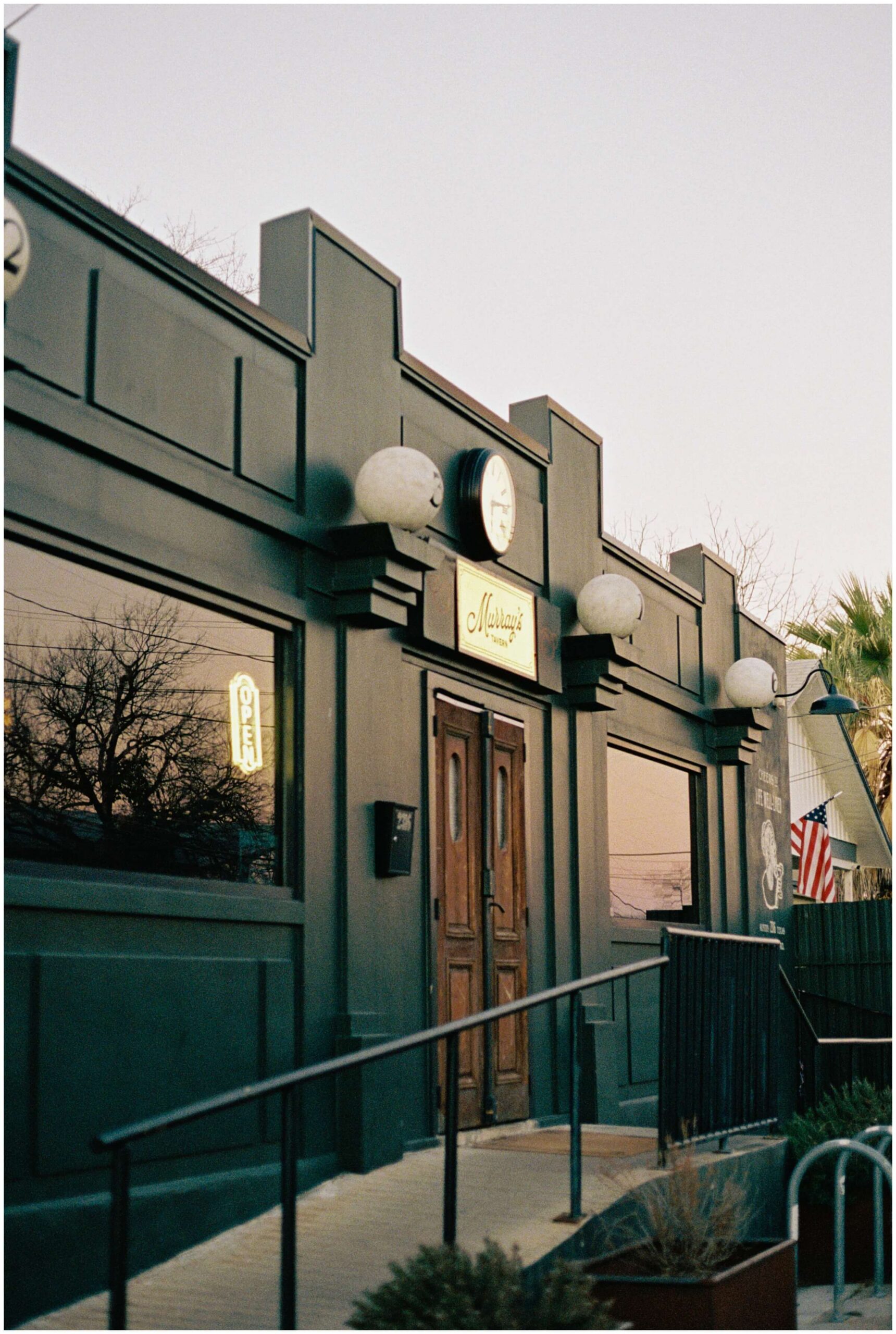 Murray's Tavern Rehearsal Dinner | Austin Wedding photographer