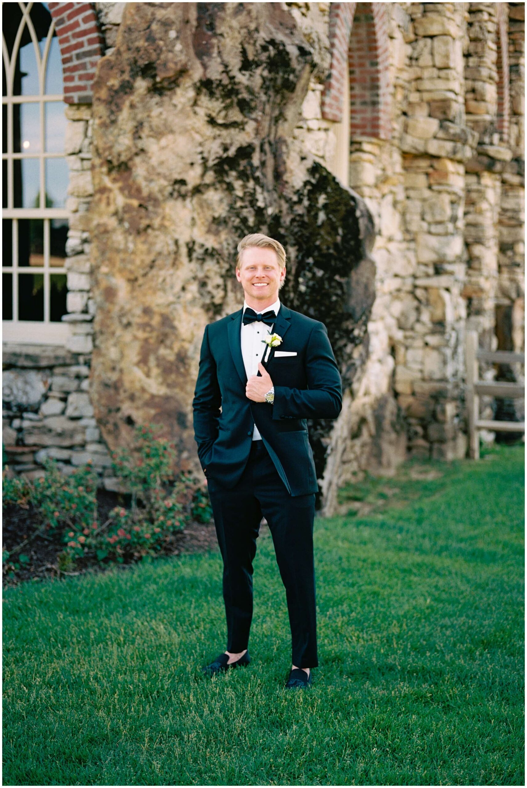 Missouri wedding photographer | The groom and groomsmen portraits at top of the rock in branson, missouri
